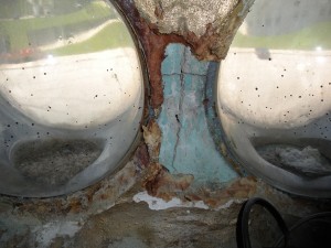 Corrosion between two glazing units